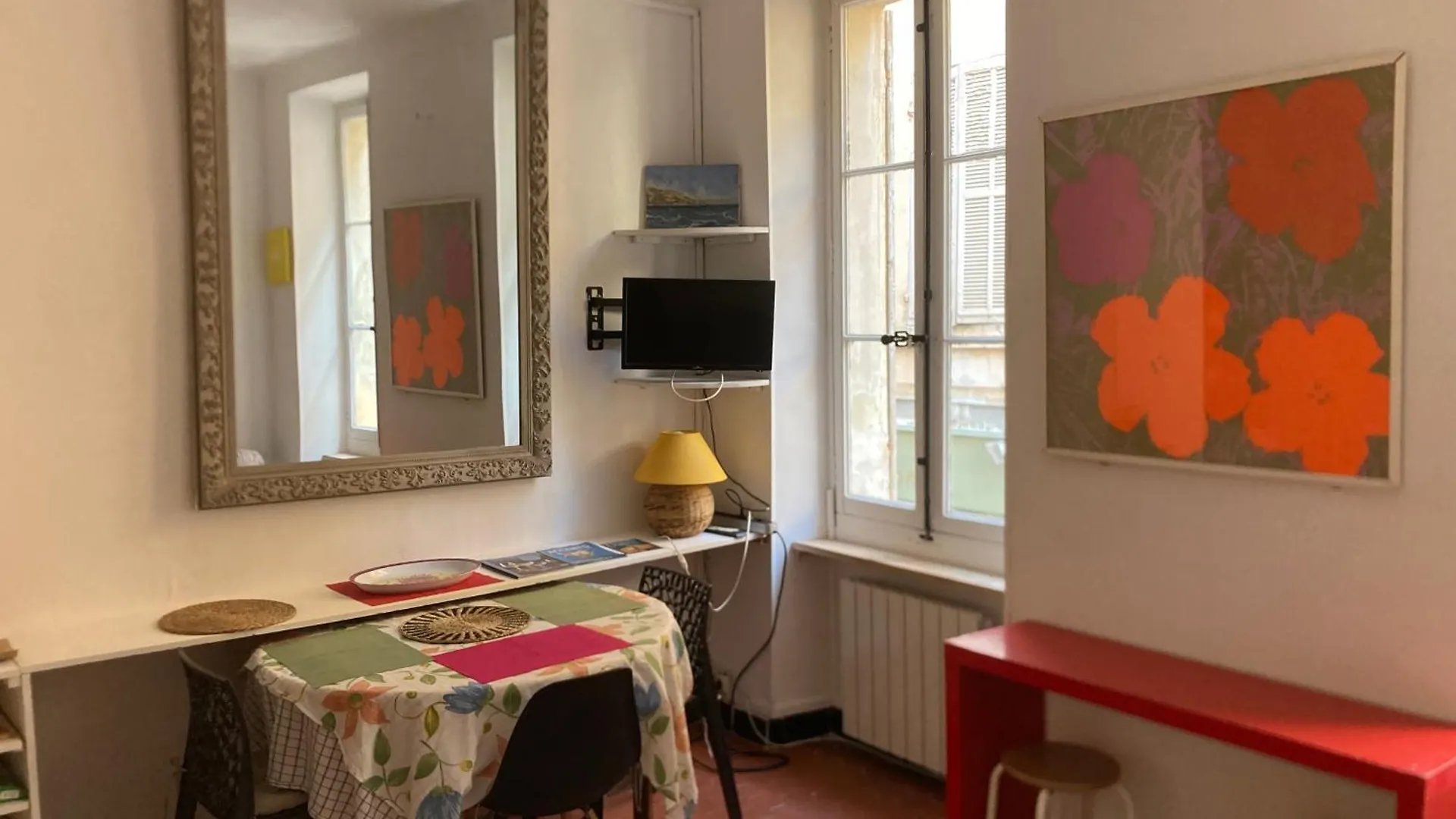 Daire Les Petits Studios/Mezzanine Du Panier Marsilya Fransa